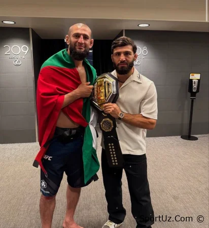 Tsarukyan UFC 319-dan keyin Chimaev unvoni bilan suratga tushdi