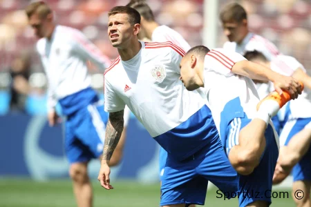Smolov: jahon chempionatida 2-3 gol urib, "MYu"ga ketish kerak edi. Jahon chempionatini shunday o'tkazdiki, u "Lokomotiv"ga ketdi