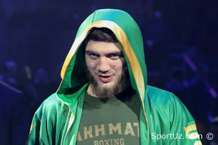 Umar Salamov birinchi raundda Dmitriy Ivanovni nokaut qildi