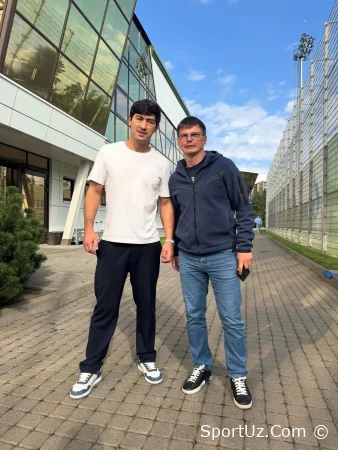 "Bazada". Andrey Arshavin Dmitriy Bivol bilan suratga tushdi