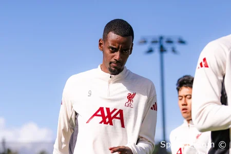"Liverpul" Bosh murabbiyi Slot Isak klubi forvardining hozirgi forvardini baholadi