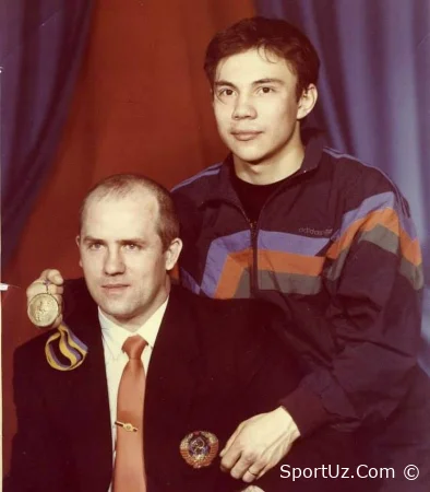 "Meni chempion qildi." Kostya Jiu murabbiy bilan arxiv fotosuratini namoyish etdi