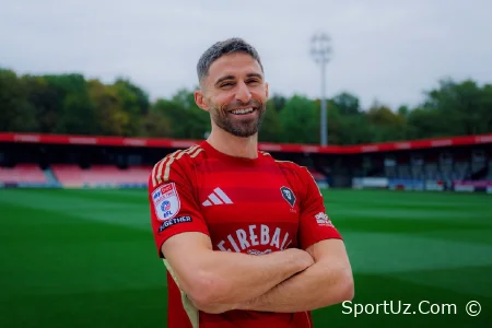 "Milan", "Chelsi" va "Liverpul" ning sobiq forvardi Angliya to'rtinchi ligasidan "Salford" ga o'tdi