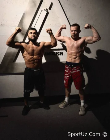 Pyotr Yan kurash bo'yicha sport ustasi Qurbon G'adjiyev bilan birgalikda mashg'ulot o'tkazdi