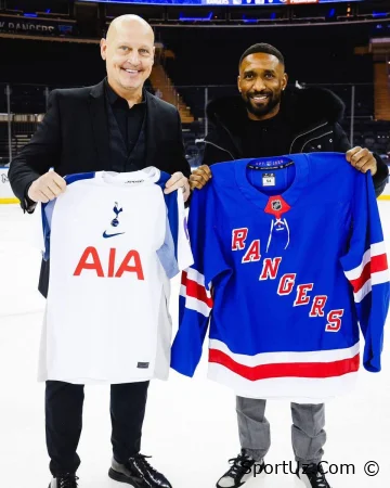 "Tottenxem" ning sobiq o'yinchisi Defo va "Reynjers" ning sobiq xokkeychisi Greyvz futbolkalarini almashishdi