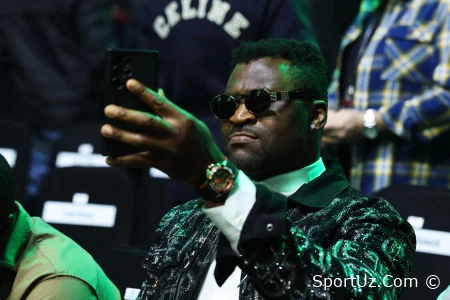 "Tez orada ko'rishguncha." Ngannu Nemkovning chaqirig'iga javob berdi