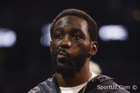 Terens Krouford ikkinchi o'rta vazn toifasida WBC kamaridan mahrum bo'ldi, u endi mutlaq chempion emas