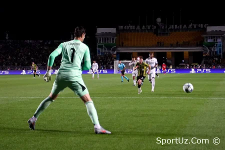 Tibo Kurtua "Real" rahbariyatiga murojaat qilib, yangi futbolchilarni sotib olishni so'radi -El Nacional