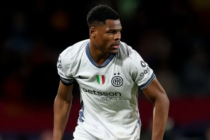 "MU" DUMFRIESNI imzolash uchun ikkita APL klubi bilan kurashishi mumkin — TEAMtalk