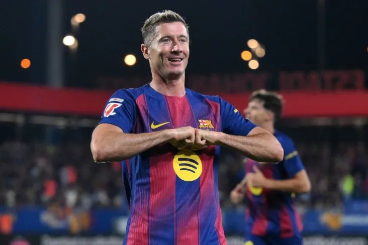 Flick "Barselona" ning "Villarreal"bilan o'ynashidan oldin Levandovskiyning sog'lig'i haqida gapirdi