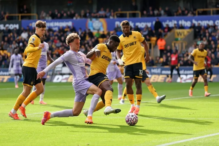 "Vulverhempton" ingliz professional futbolining antirekordini takrorladi