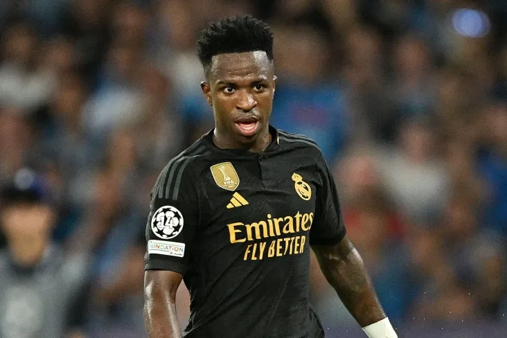 Vinisius la Liga o'yinida almashtirilgandan so'ng ijtimoiy tarmoqdagi "Real" futbolkasi bilan Profil fotosuratini olib tashladi