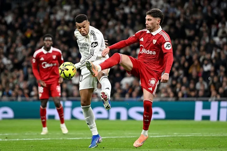 "Sevilya" bosh murabbiyi Madridning "Real" klubiga qarshi o'yinda hakamlikni tanqid qildi