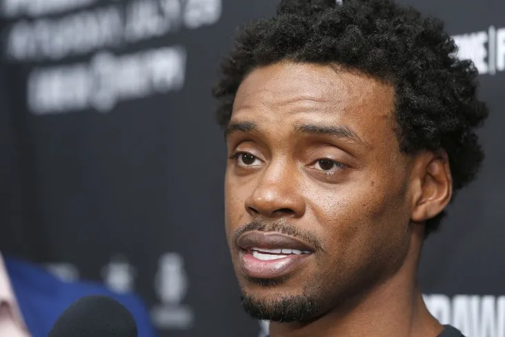 Sobiq jahon chempioni yangi divizionda Errol Spensga qarshi chiqdi.