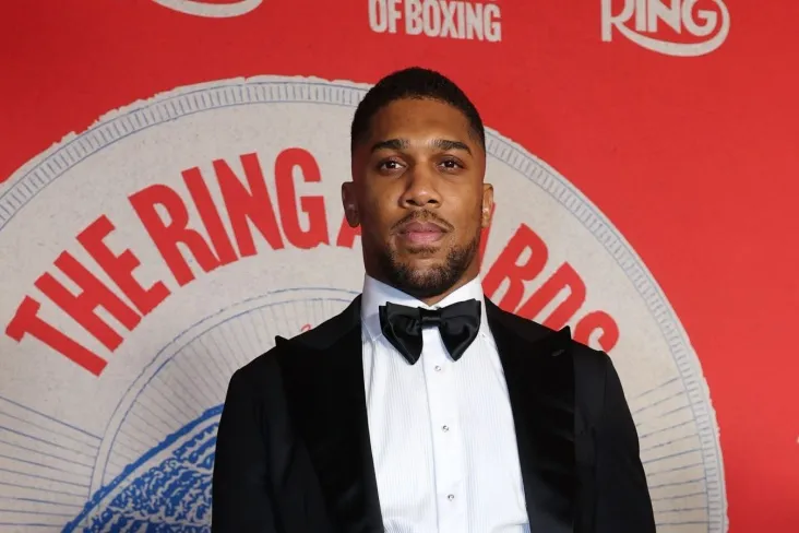 "117 kg gacha qaytdi." Entoni Joshua hozirgi shaklini ko'rsatdi