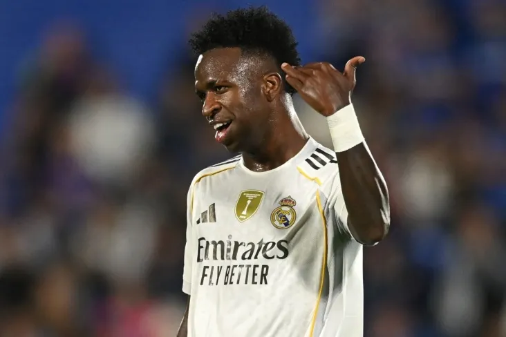 "Real" ning sobiq darvozaboni Kanisares vinisiusni futbolchini yangilash bilan bog'liq muammolar tufayli tanqid qildi