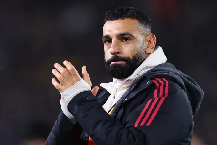 Salah nashr etgani uchun musulmon muxlislar tomonidan tanqid qilindi Rojdestvo tabriklari