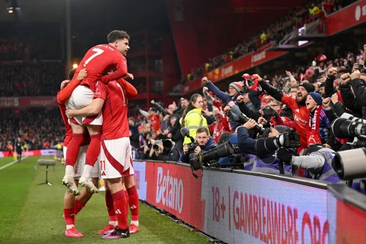 "Nottingem Forest" - "Manchester Siti": Omari Xatchinson 54-daqiqada hisobni tenglashtirdi