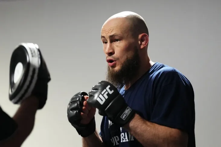 Maxachev-Faxretdinovni UFCDAN chiqarib tashlash to'g'risida: g'alaba qozonadigan va jim turadigan bolalar kerak emas