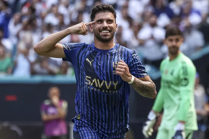 Romano Manchester Yunaytedning Ruben Nevesga qiziqishi haqida batafsil ma'lumot berdi