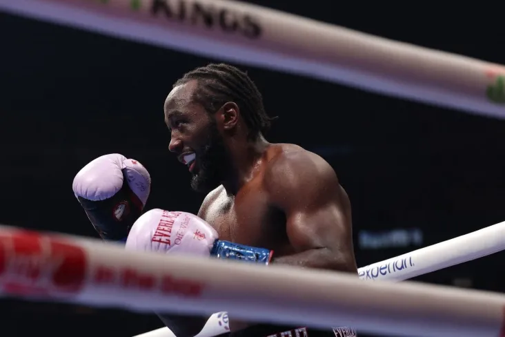 Terens Krouford Lopes bilan jangda Shakur Stivensonning g'alabasi uchun 10 ming dollar qo'ydi.