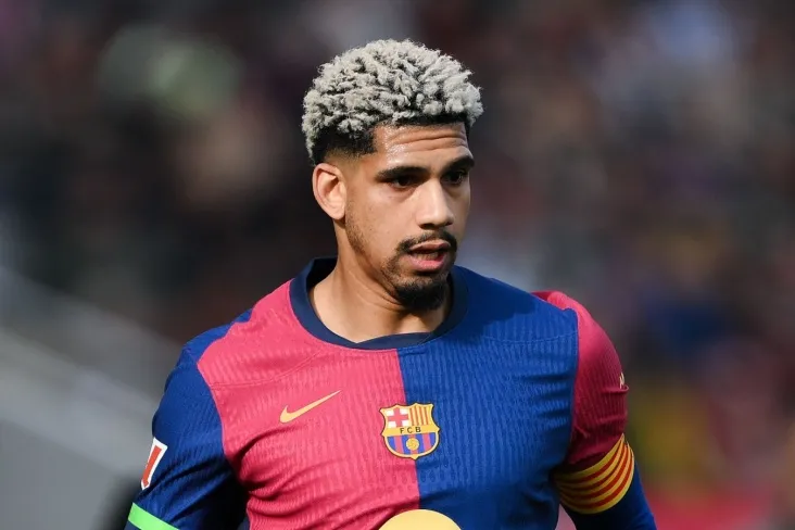 "Barselona" himoyachisi Araujo mashg'ulotlarga qaytganida ma'lum bo'ldi-Mundo Deportivo