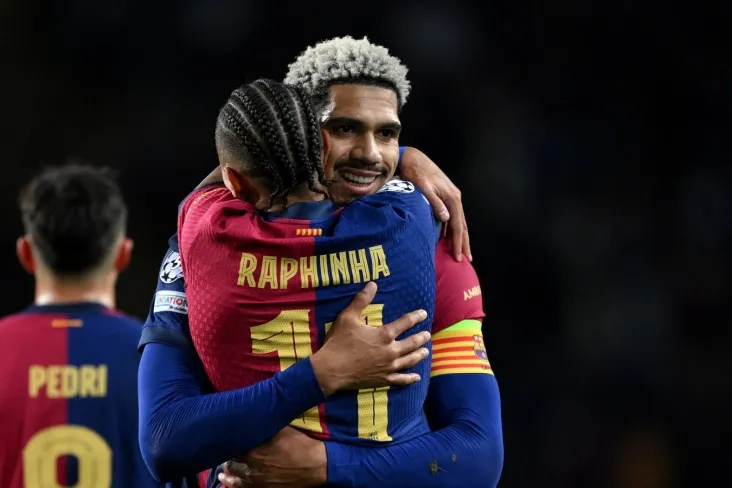 Depressiyadan aziyat chekkan "Barselona" himoyachisi Araujo jamoa bilan mashg'ulotlarga qaytdi