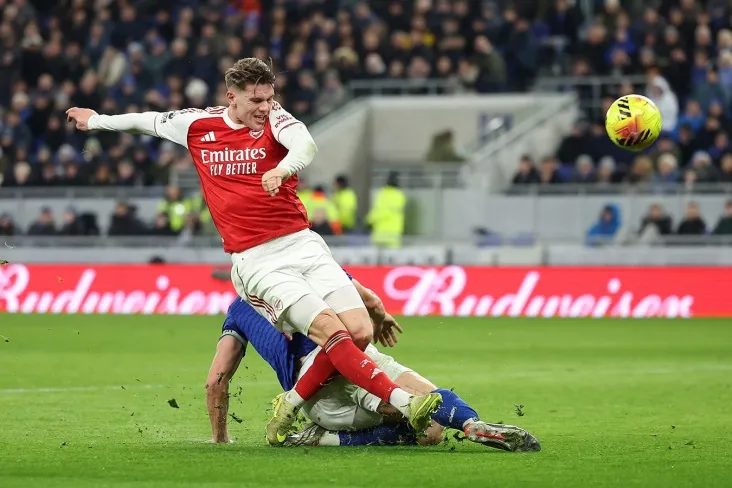 "Arsenal" 18 turdan so'ng APLni boshqaradi, klub bunday hollarda hech qachon unvonni qo'lga kiritmagan