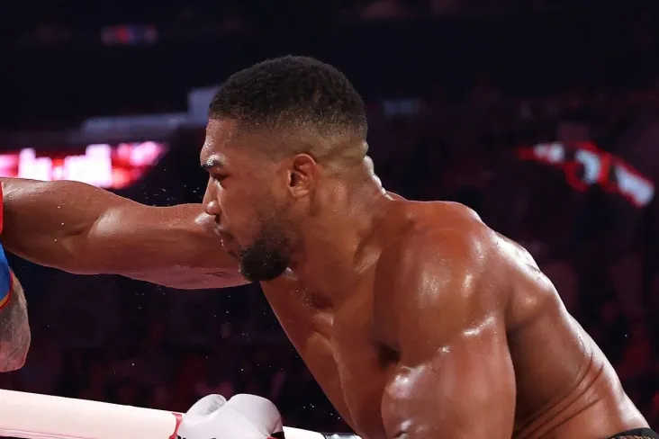 Joshua Nigeriyaning elita shifoxonalaridan birida halokatli baxtsiz hodisadan so'ng davolanmoqda