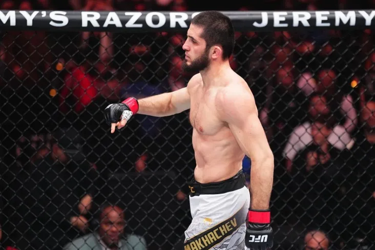 Maxachev mmafighting versiyasi bo'yicha yilning jangchisi bo'ldi, Pyotr Yan uchinchi o'rinni egalladi