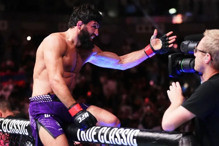 Arman Tsarukyan greppling bo'yicha Islom Maxachev bilan jang qilish mumkinligi haqida gapirdi