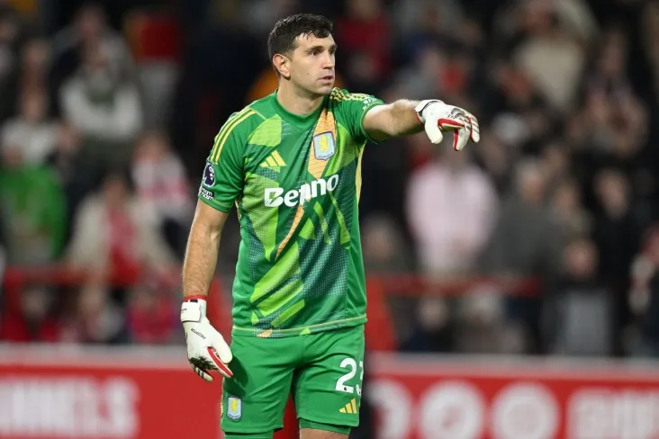 "Arsenal" muxlisi "Aston Villa" darvozaboni Martinesga psixologik hujum uyushtirdi