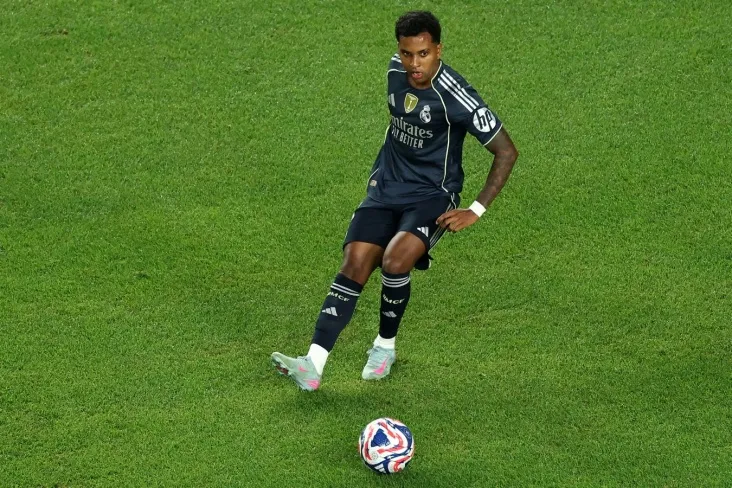 Rodrigo qishda "Real" ni tark etmoqchi va ikkita eng yaxshi klub bilan muzokaralar olib bormoqda — Sport.es