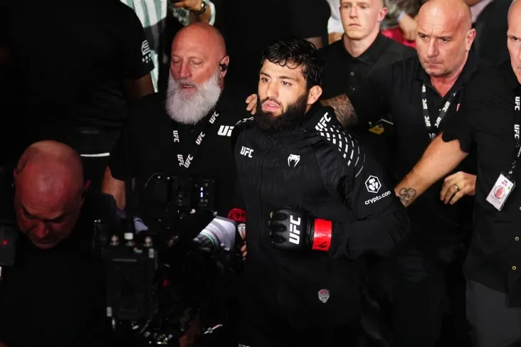 Arman Tsarukyan qorda yurdi. Video