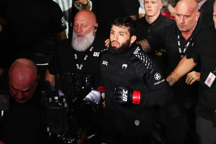 Aktyor Tom Xardi Bullet to'pi o'rniga Tsarukian bilan jang qilishi kerak edi