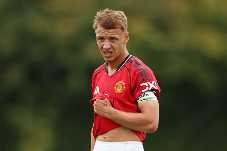 "U men bilan do'st." "Manchester Yunayted" o'yinchisi Amir Ibrohimov-Brun Fernandesh haqida