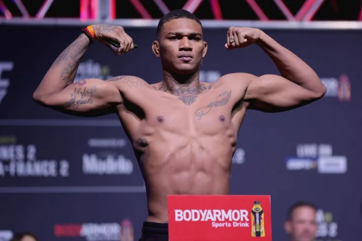 Tapology mag'lubiyatsiz Moralesning statistikasini o'zgartirib, unga mag'lubiyat qo'shdi