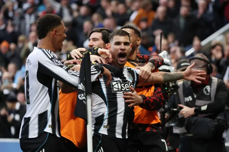 Nyukasl 90+12-daqiqada g'alaba golini urib Lidsni mag'lub etdi