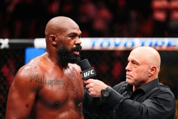 Jon Jons Chechenistonda unga qanday sovg'a qilinganligini oshkor qildi