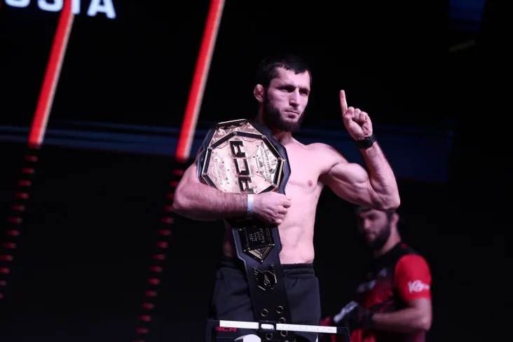 Islom Omarov birinchi raundda Alixon Sulaymonovni bo'g'ib, aca chempionligini himoya qildi