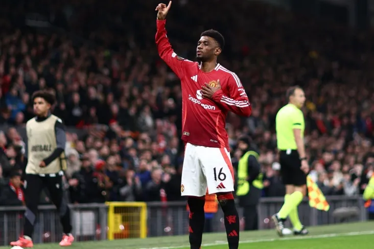 "Biz deyarli ota va o'g'il kabi munosabatda bo'ldik." Hujumchi " MU " Amad-Amorim haqida