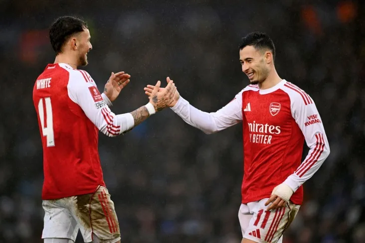 "Arsenal "Angliya Kubogi o'yinida" Portsmut " ni mag'lub etdi. Martinelli xet-trik qildi