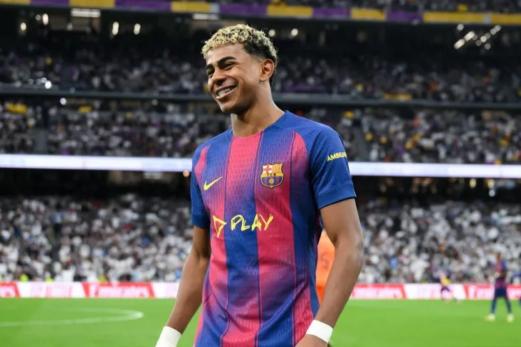 Lamin Yamal "Barselona"bilan beshinchi sovrinni qo'lga kiritdi. Messi o'z yoshida ikkita unvonga ega edi