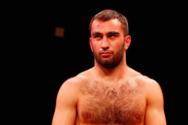 "Bounty reklama to'plamida. Murat Gassiev haqiqiy jismoniy shaklni namoyish etdi