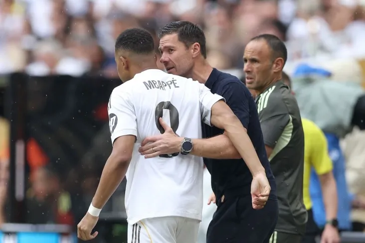 Mbappe Ispaniya Superkubogi — AS finalida "Barselona" ning ikki futbolchisining xatti-harakatlaridan g'azablandi