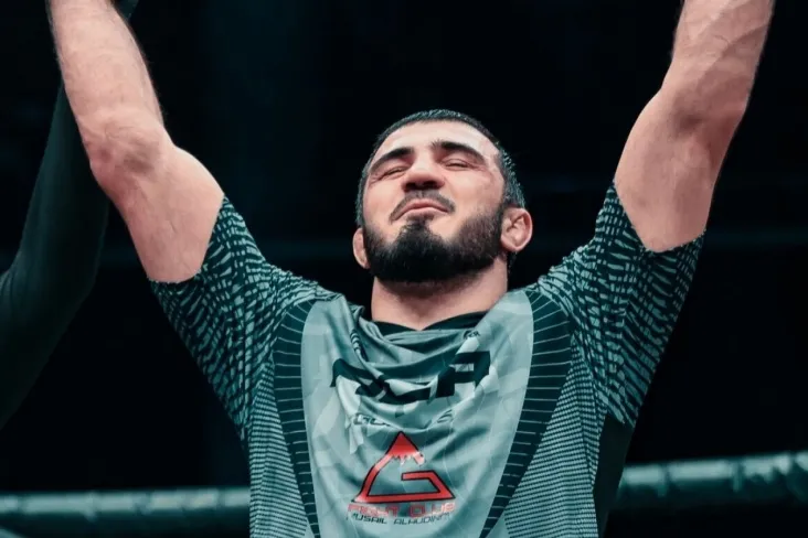 Ramazon Emeyev 199 yilgi asa turnirida hakamlarning bir ovozli qarori bilan Artyom Frolovni mag'lub etdi