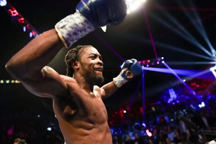 Devis 2025-yil iyun oyida vazn yo'qotishdan oldin spirtli ichimliklarni suiiste'mol qilganini tan oldi