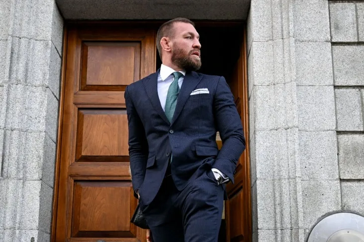 Sonnen: Agar Makgregor oq uydagi tadbirga qaytsa, UFC unga haqiqiy raqib beradi