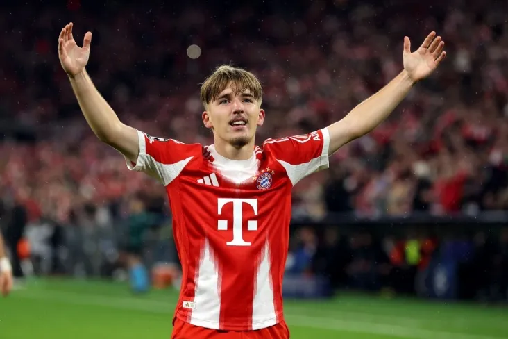 "Bavariya" ning faxriy prezidenti futbolchining "Real"haqidagi so'zlaridan keyin Karlni himoya qildi