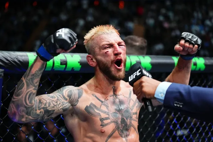 "Men sizning boshingizni yirtib tashlamoqchiman." Xuker onasi haqida hazillashgan Pimblettga murojaat qildi